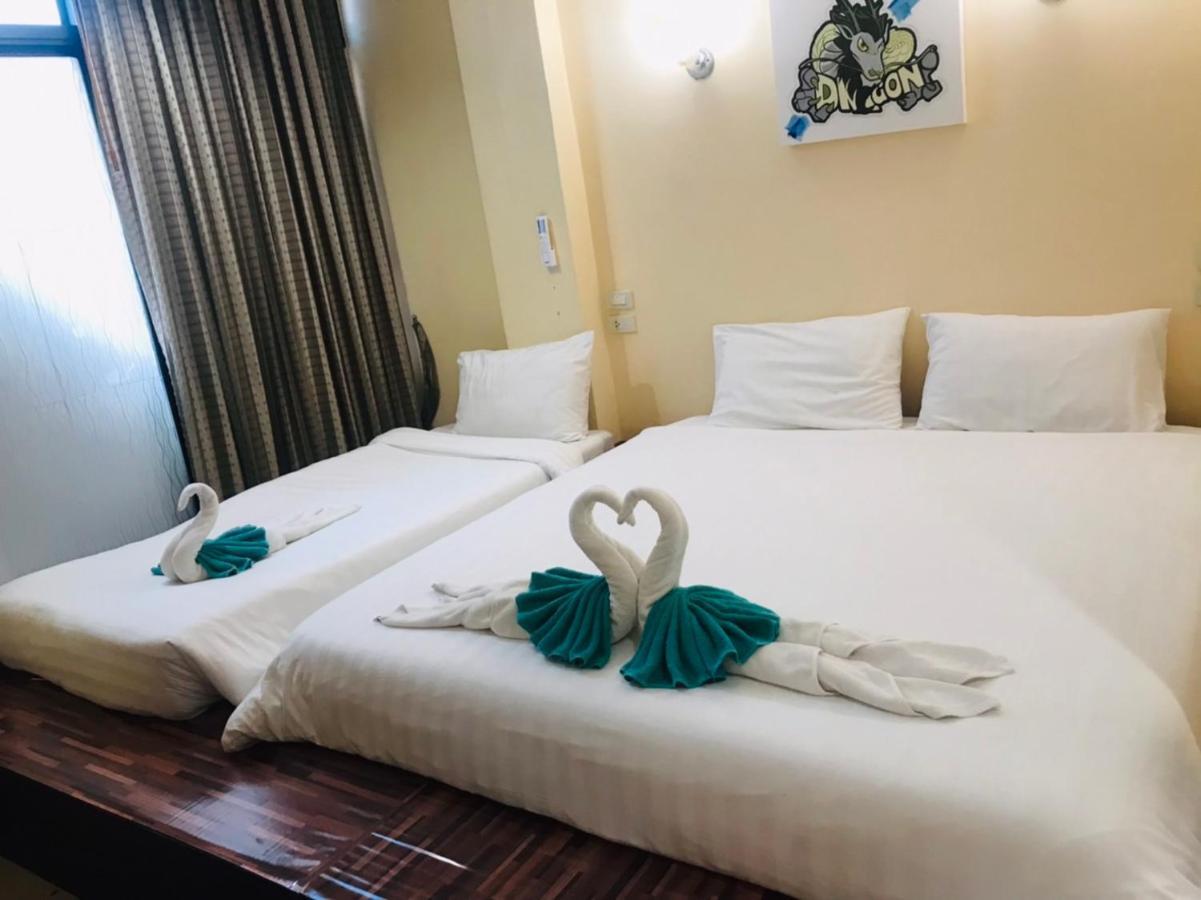 Happy Holidays Hotel Patong ภายนอก รูปภาพ