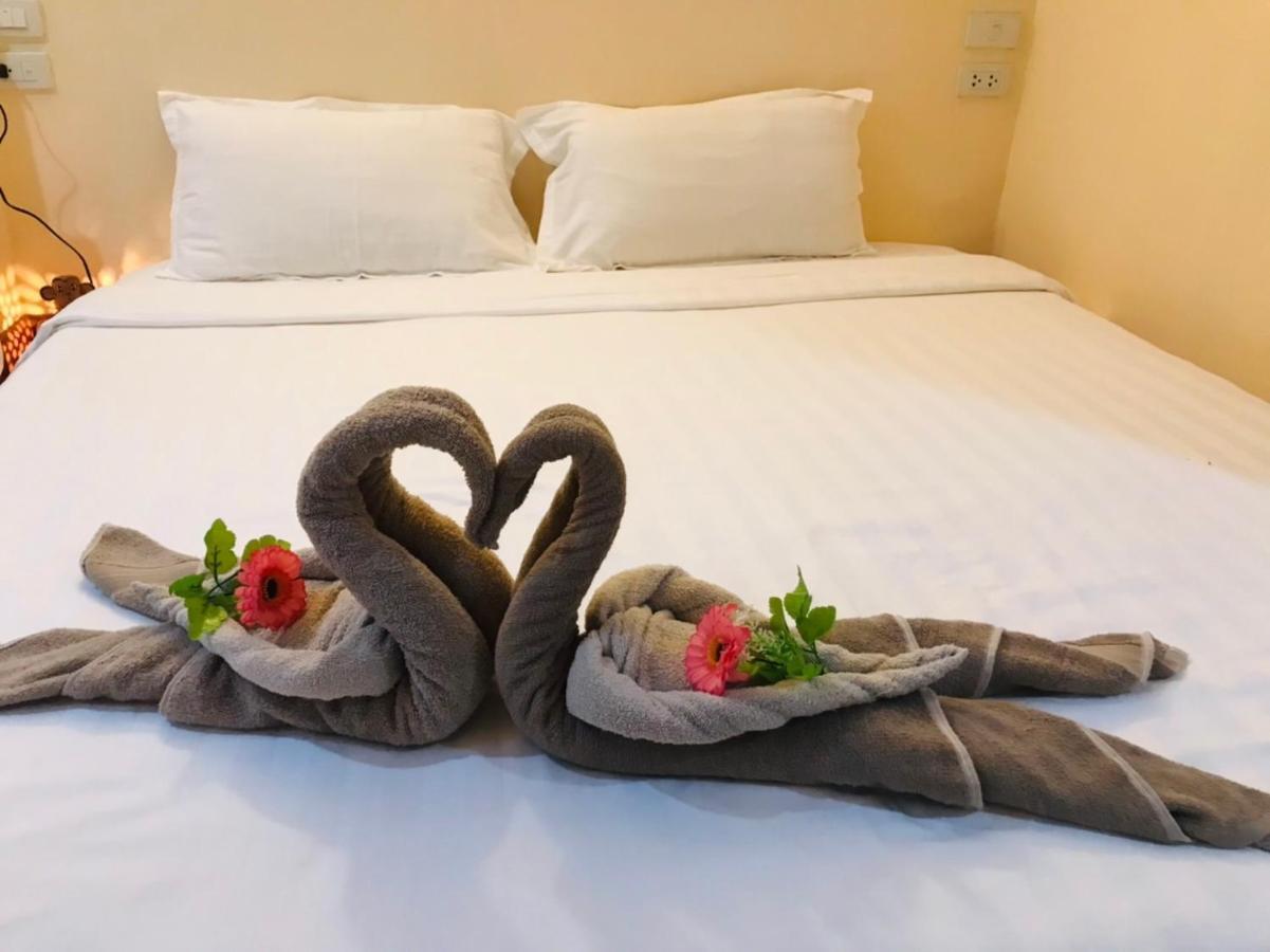 Happy Holidays Hotel Patong ภายนอก รูปภาพ