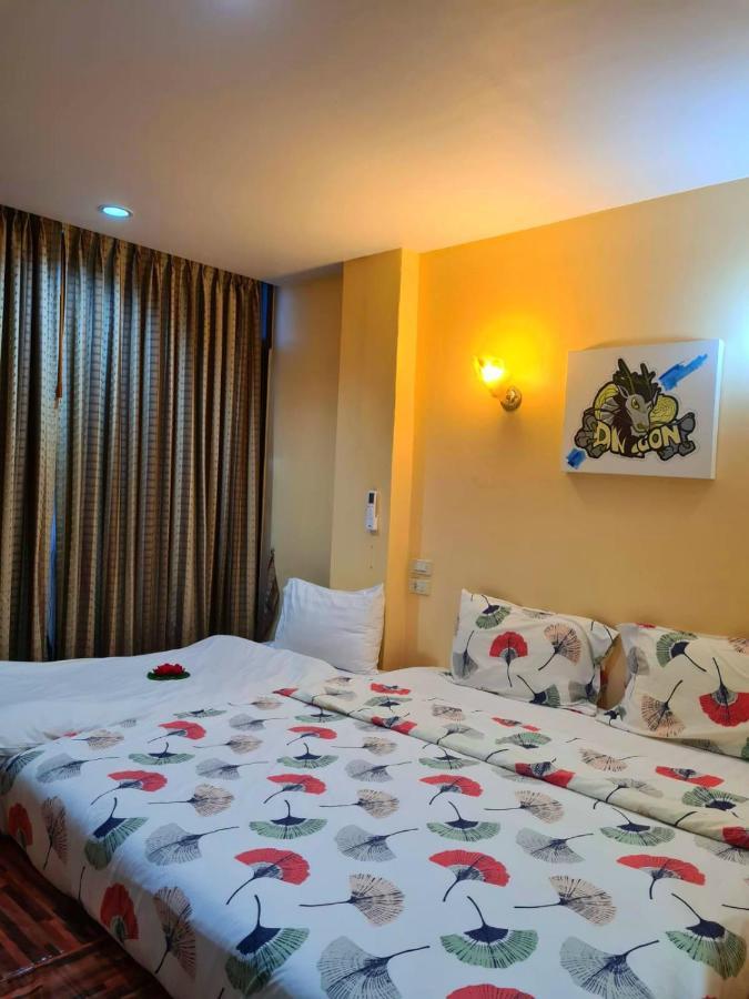 Happy Holidays Hotel Patong ภายนอก รูปภาพ