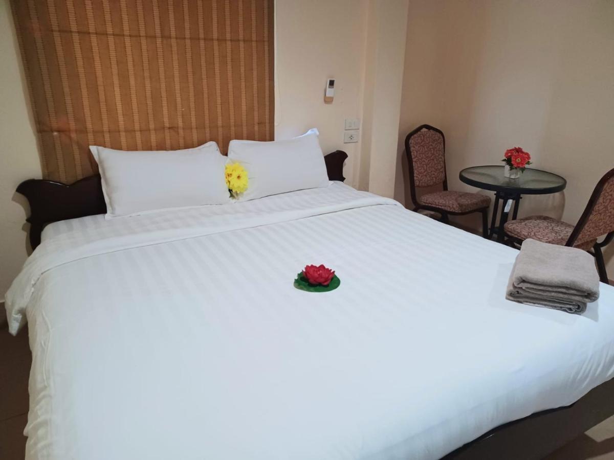 Happy Holidays Hotel Patong ภายนอก รูปภาพ