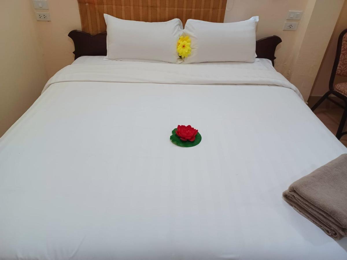 Happy Holidays Hotel Patong ภายนอก รูปภาพ