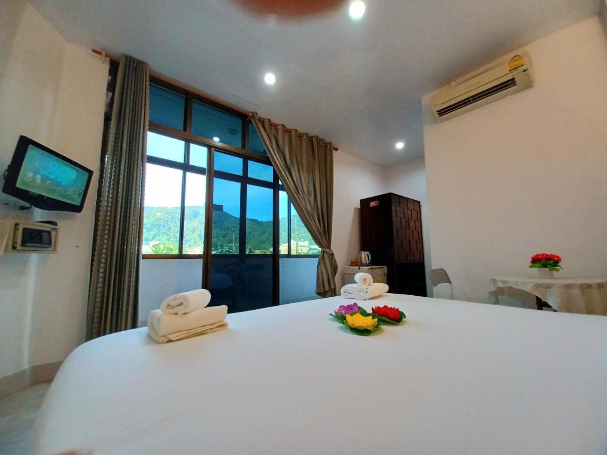 Happy Holidays Hotel Patong ภายนอก รูปภาพ